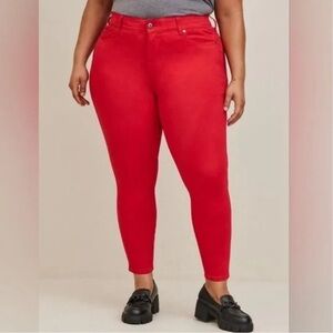 NWT Torrid Hot Pink Bombshell Skinny Jeans (tall)